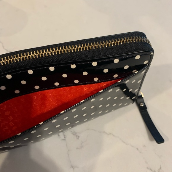 Kate Spade wallet offers ton of space. - Picture 3 of 9